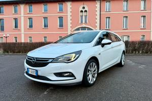 Opel Astra Sport Tourer cdti cambio aitomatico.
