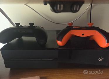 Xbox One Con due pad e giocbi