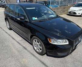 Volvo V50 D2 R-design