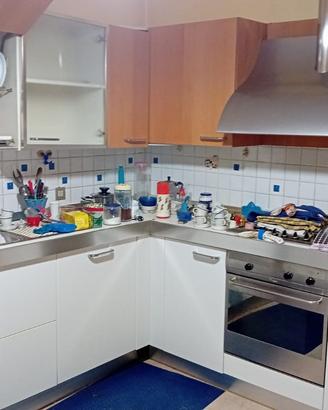cucina angolare bianca moderna