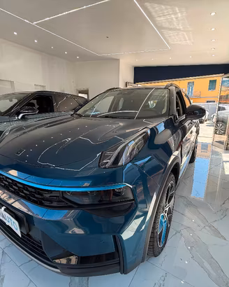 Lynk and Co 01 1.5 td phev auto