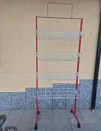 scaffale con ruote