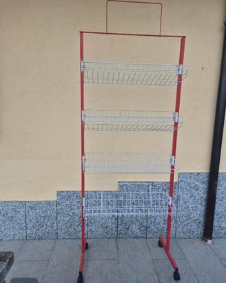scaffale con ruote