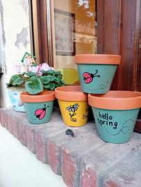 vasi in coccio dipinti a mano