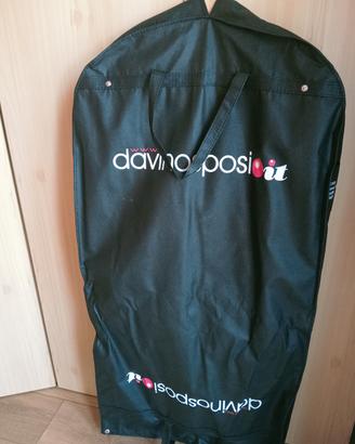 completo uomo elegante 