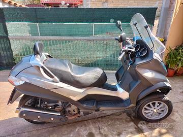 piaggio MP3 