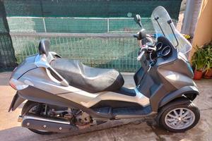 piaggio MP3 