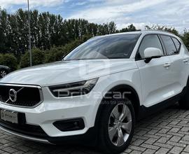 VOLVO XC40 D4 AWD Geartronic Momentum