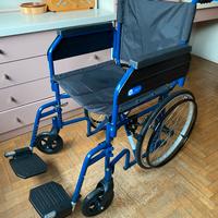 Sedia a rotelle per spazi stretti