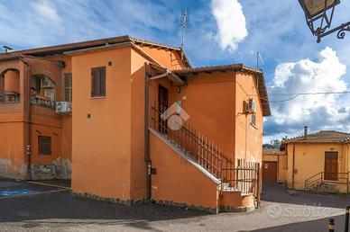 MONOLOCALE A GROTTAFERRATA