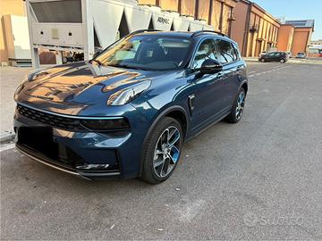 Lynk & Co 01