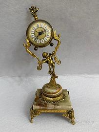 Antico orologio da tavolo