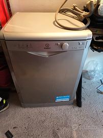 Lavastoviglie Indesit 