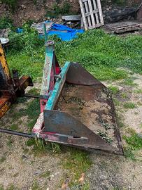 cassettone ribaltabil e assolcatore per trattore