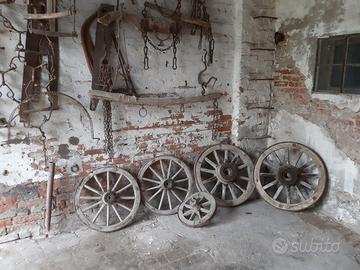 Ruote carro in legno.