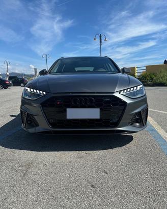 Audi A4 S Avant quattro