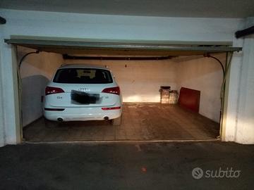 Posto moto in condividione viale Italia