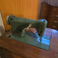 Macchina da cucire Vigorelli Domus con mobile