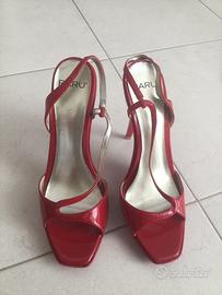 Sandalo vernice rossa