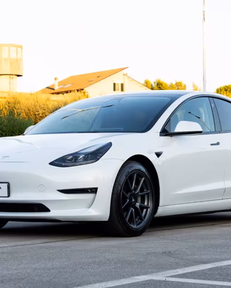 Tesla Model 3 Long Range Dual Motor AWD
