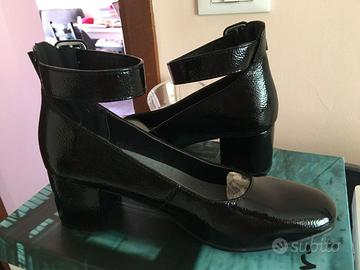 Scarpe décolleté nero lucido