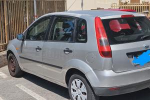 Auto Ford Fiesta 14 TDCI