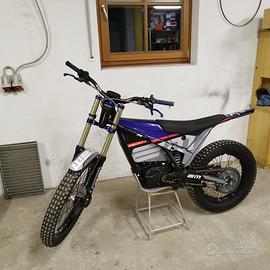 Eletric motion escape R