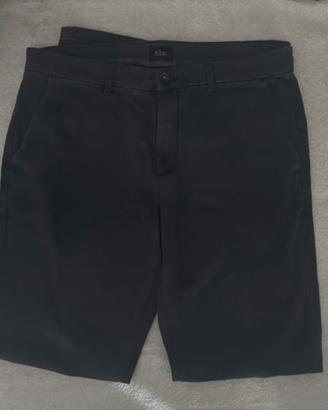 Pantalone scuro da uomo