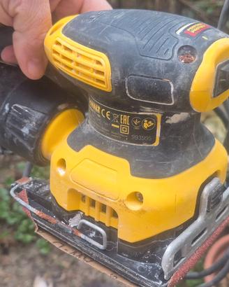 Levigatrice orbitale dewalt