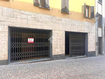 NEGOZIO A DERVIO
