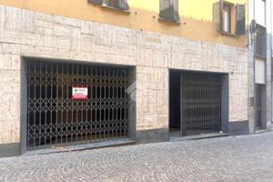 NEGOZIO A DERVIO