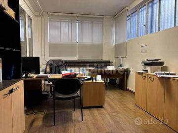 Magazzino + bagno + ufficio