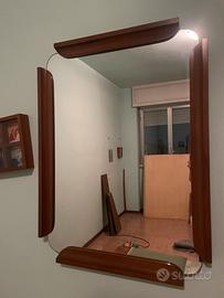 Specchio da parete vintage in legno sagomato