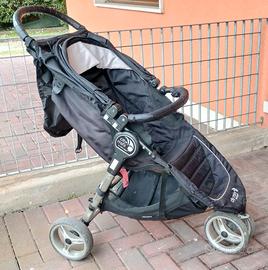 Due passeggini baby Jogger.