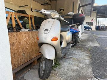 Piaggio Vespa 50 ET2 - 2005