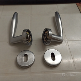 5 Maniglie + 4 per finestra