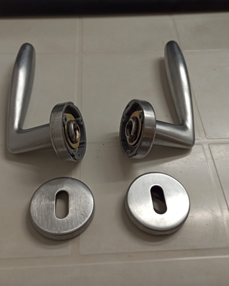 5 Maniglie + 4 per finestra