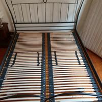 Letto matrimoniale con reti elettriche motorizzate