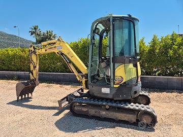 Miniescavatore YANMAR VIO30 ANNO 2007 CABINATO
