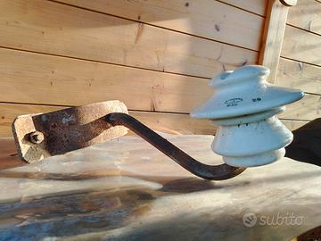 vecchio isolatore elettrico 