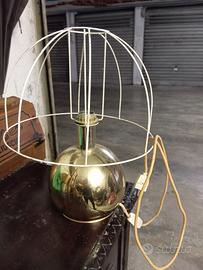 lampada con base e telaio 