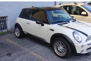 Mini 2900€