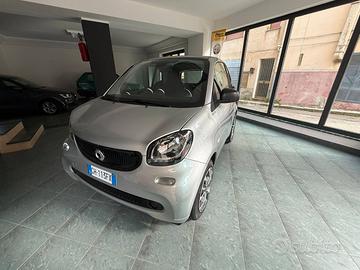 Smart fortwo 3a s. 1.0