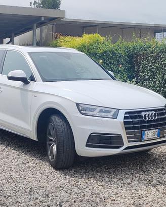 AUDI Q5 con 50% di passaggio di proprietà compreso