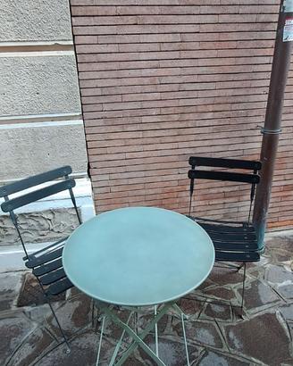 sedie e tavoli per uso interno e dehors bar