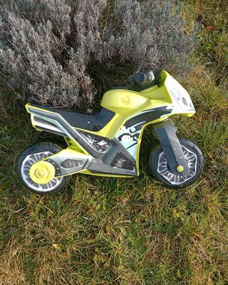 Moto verde