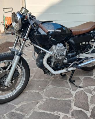 Moto Guzzi V50 Cafe Racer + pezzi originali (A2)