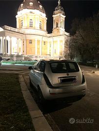 lancia ypsilon unica 2011