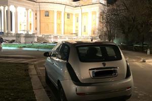 lancia ypsilon unica 2011