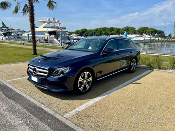 Mercedes E220 SPORT VIRTUAL DISPLAY